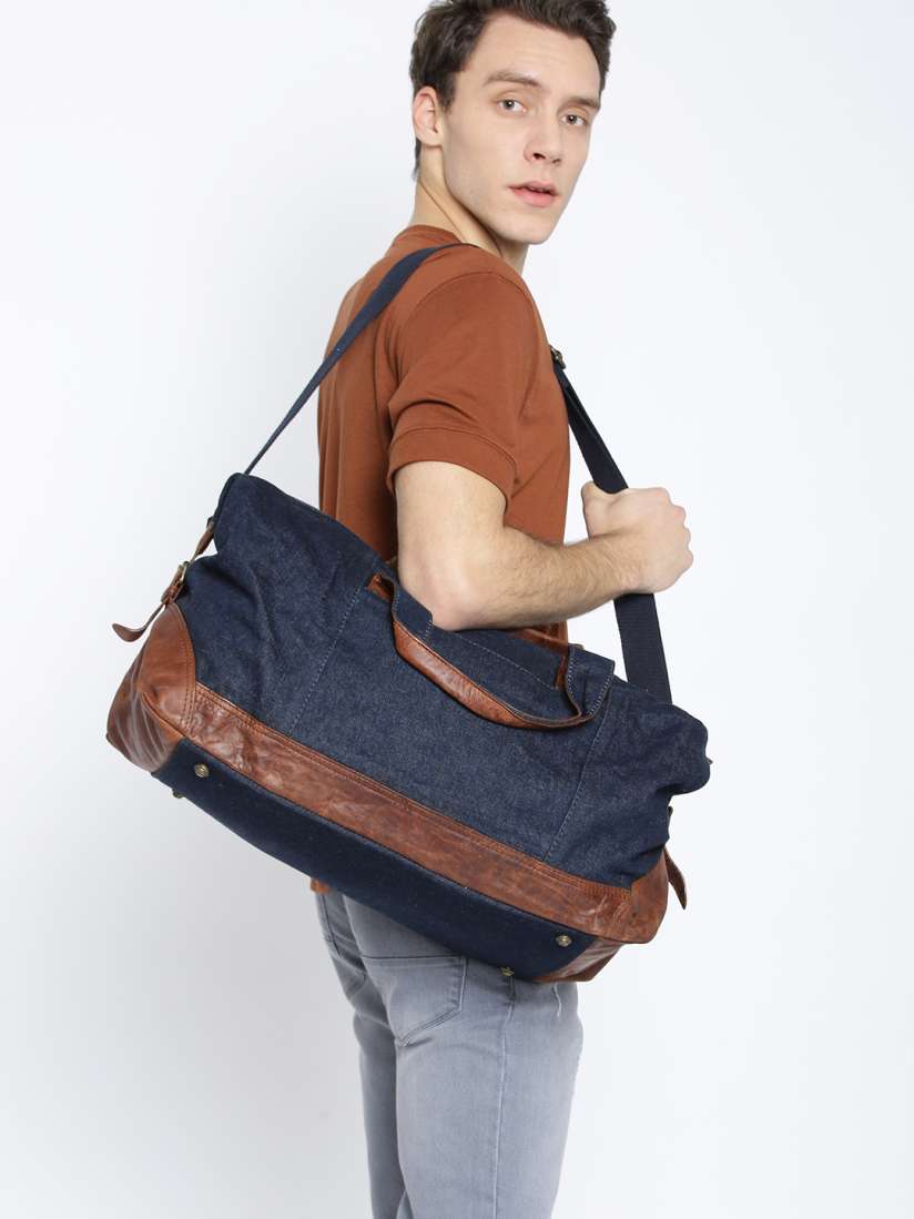 Levis travel bag shop
