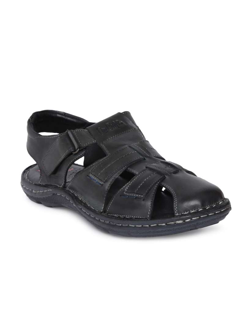 lee cooper sandals myntra