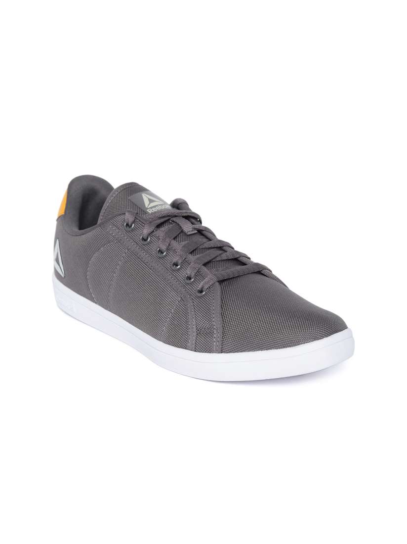 Reebok classics tread max sneakers top