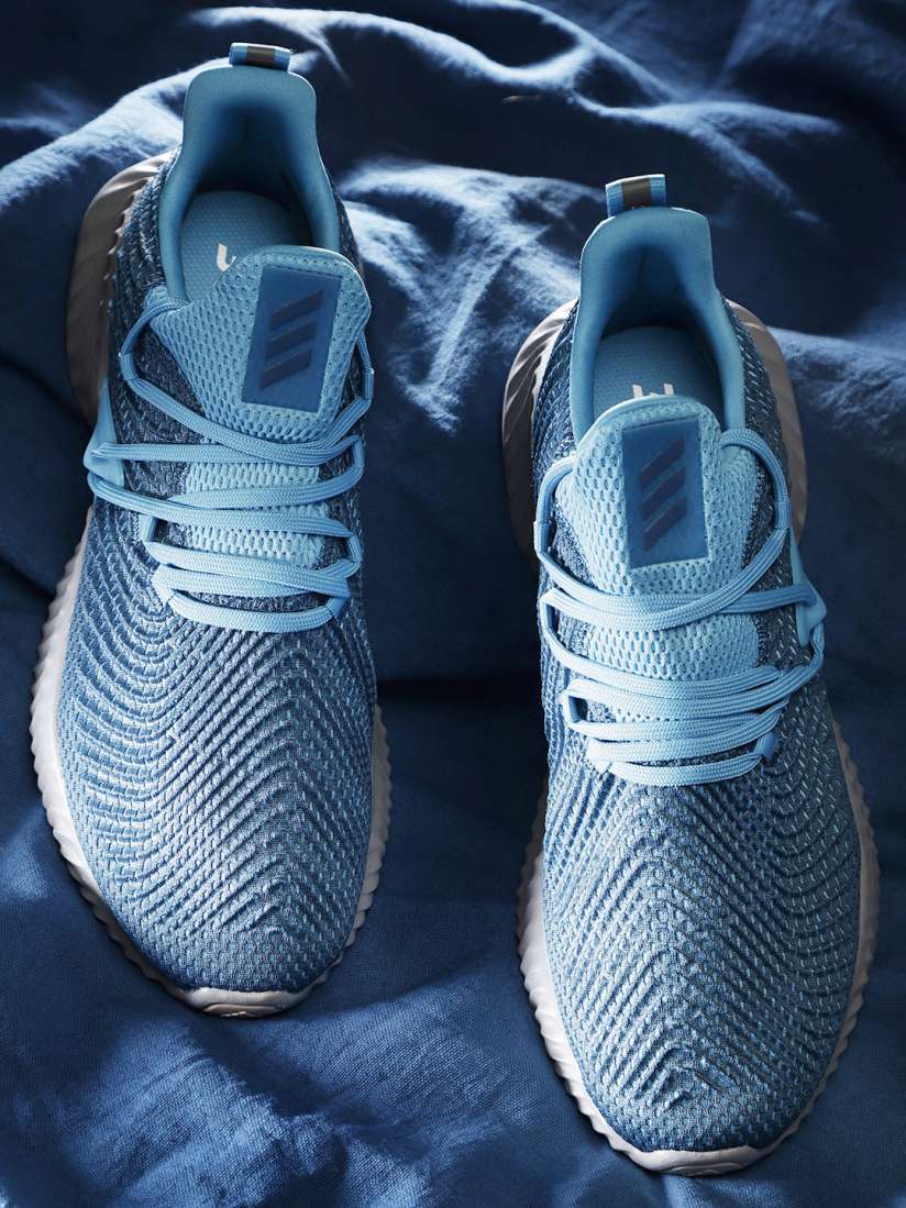 Men's alphabounce shoes deals