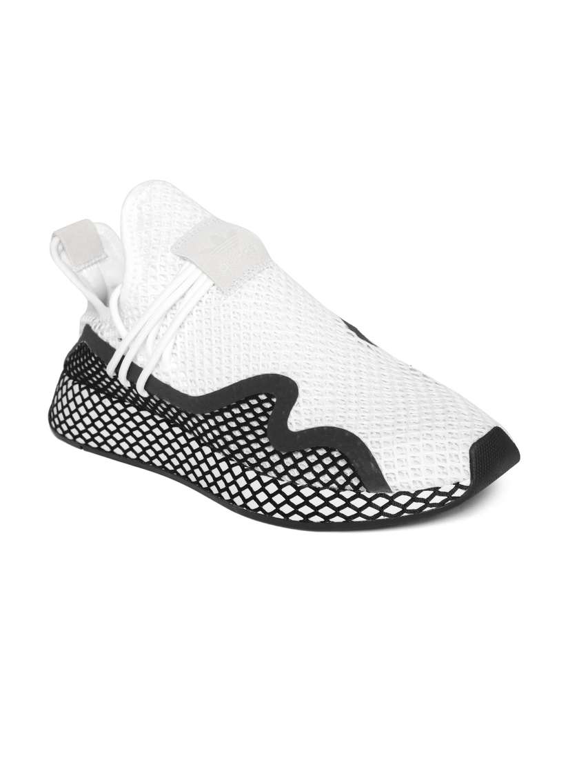 deerupt s white black