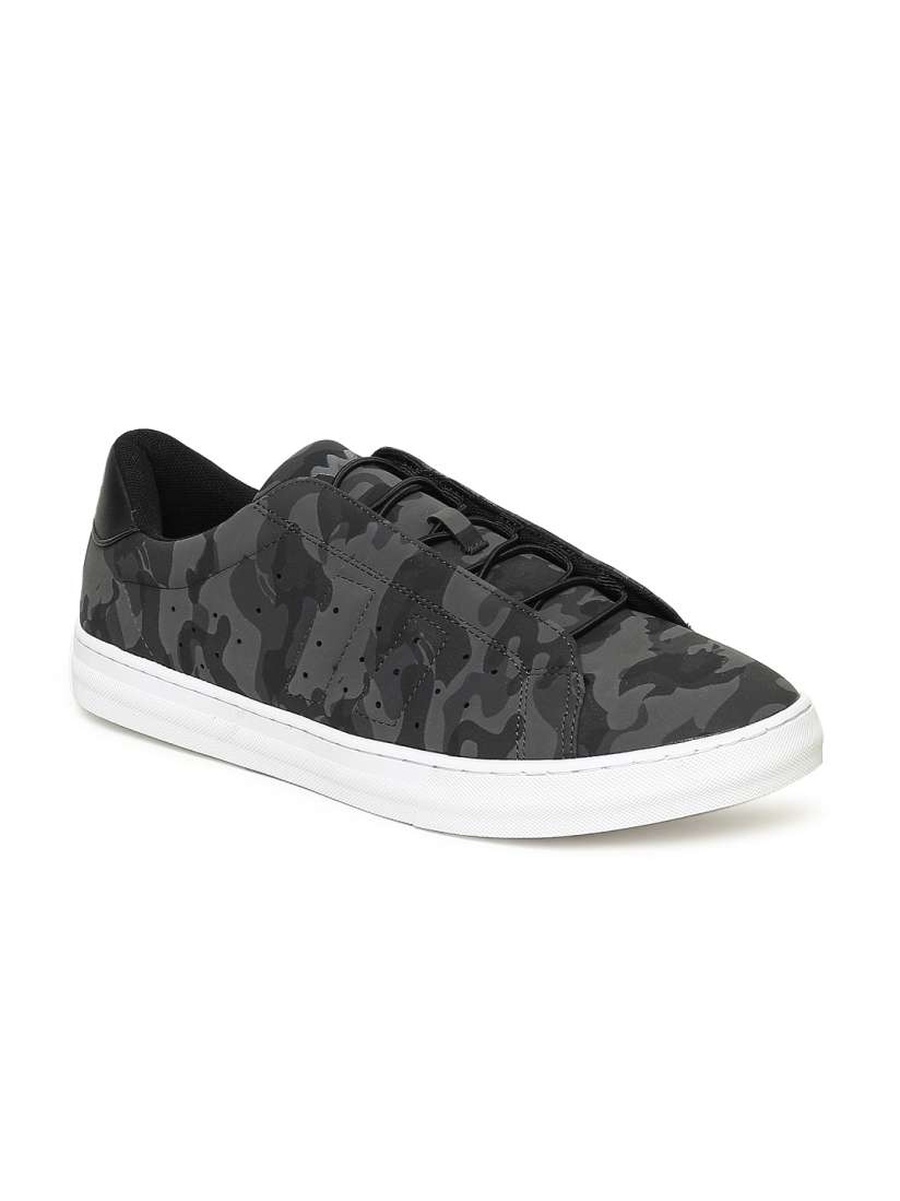 Wildcraft sneakers on sale
