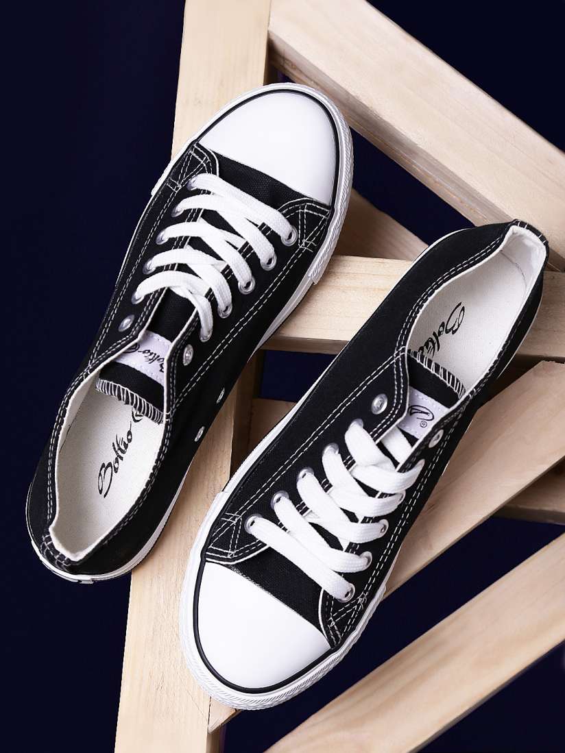 Canvas shoes myntra sales