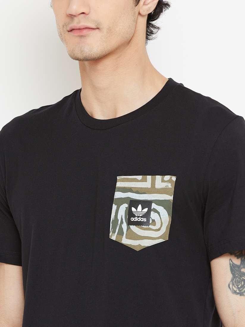 Buy ADIDAS Originals Men Black Dakari Pocket Solid Skateboarding T Shirt Tshirts for Men 8810341 Myntra