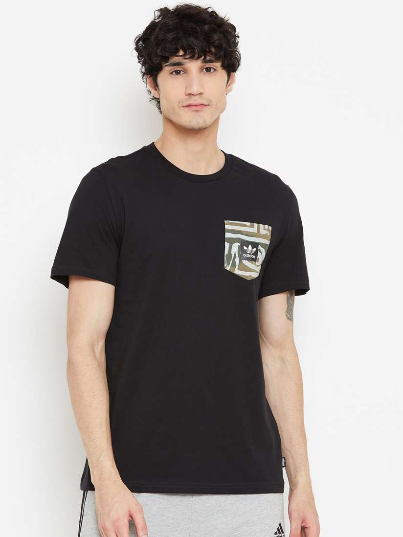 Buy ADIDAS Originals Men Black Dakari Pocket Solid Skateboarding T Shirt Tshirts for Men 8810341 Myntra
