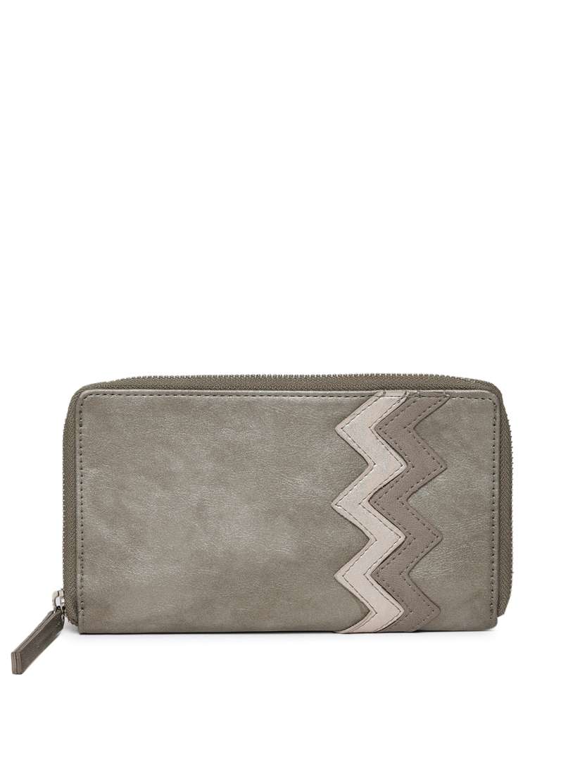 Myntra baggit wallets top