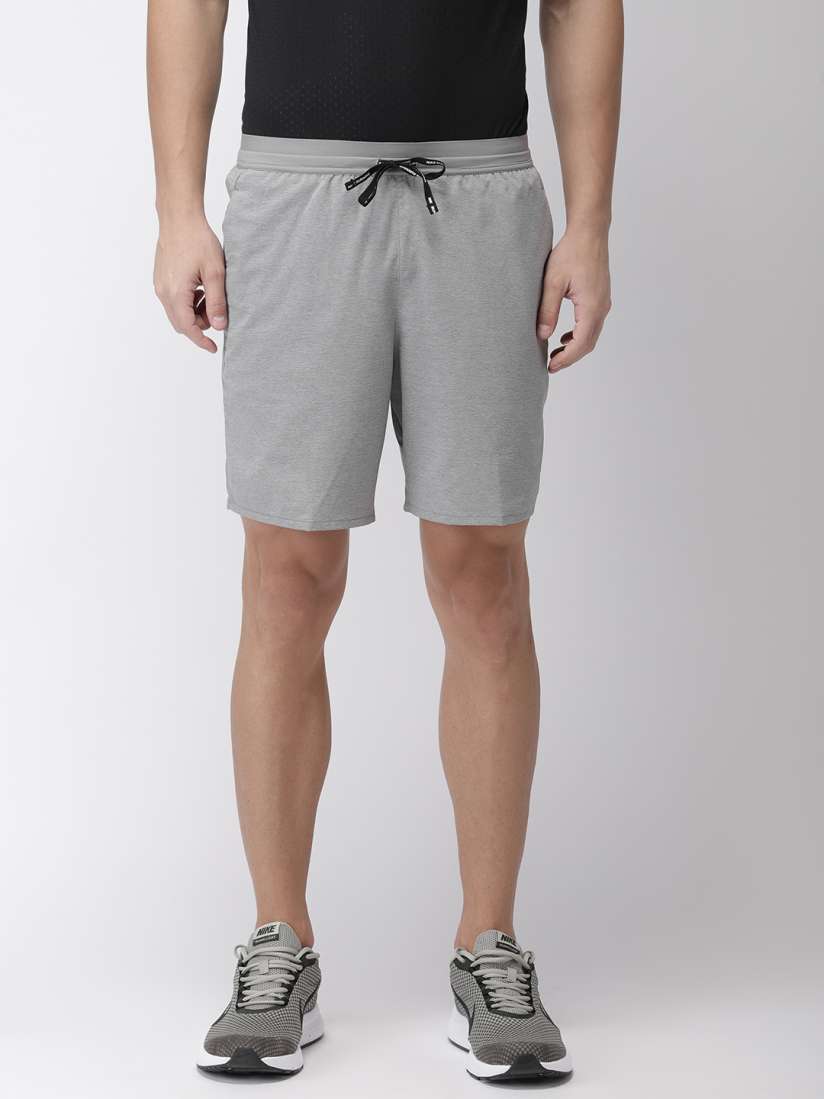Standard fit nike shorts deals