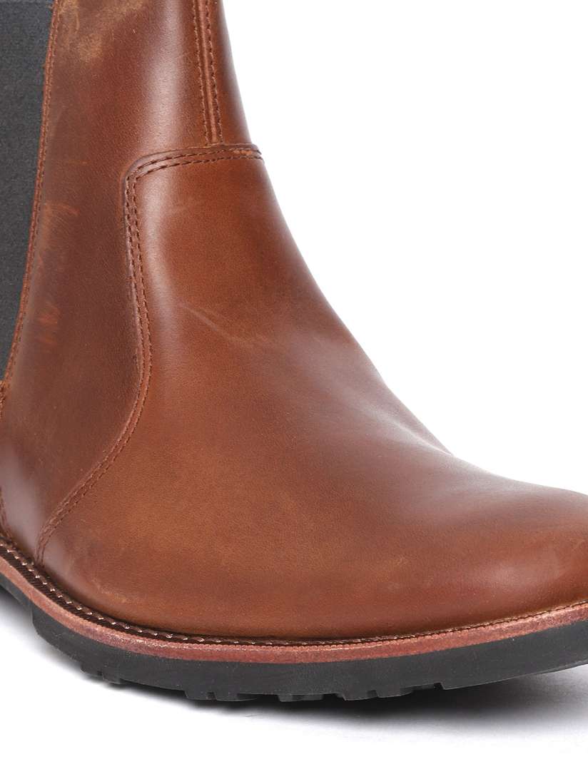 Buy Timberland Men Brown Solid Kendrick Chelsea Leather Mid Top Flat Boots Boots for Men 9161713 Myntra