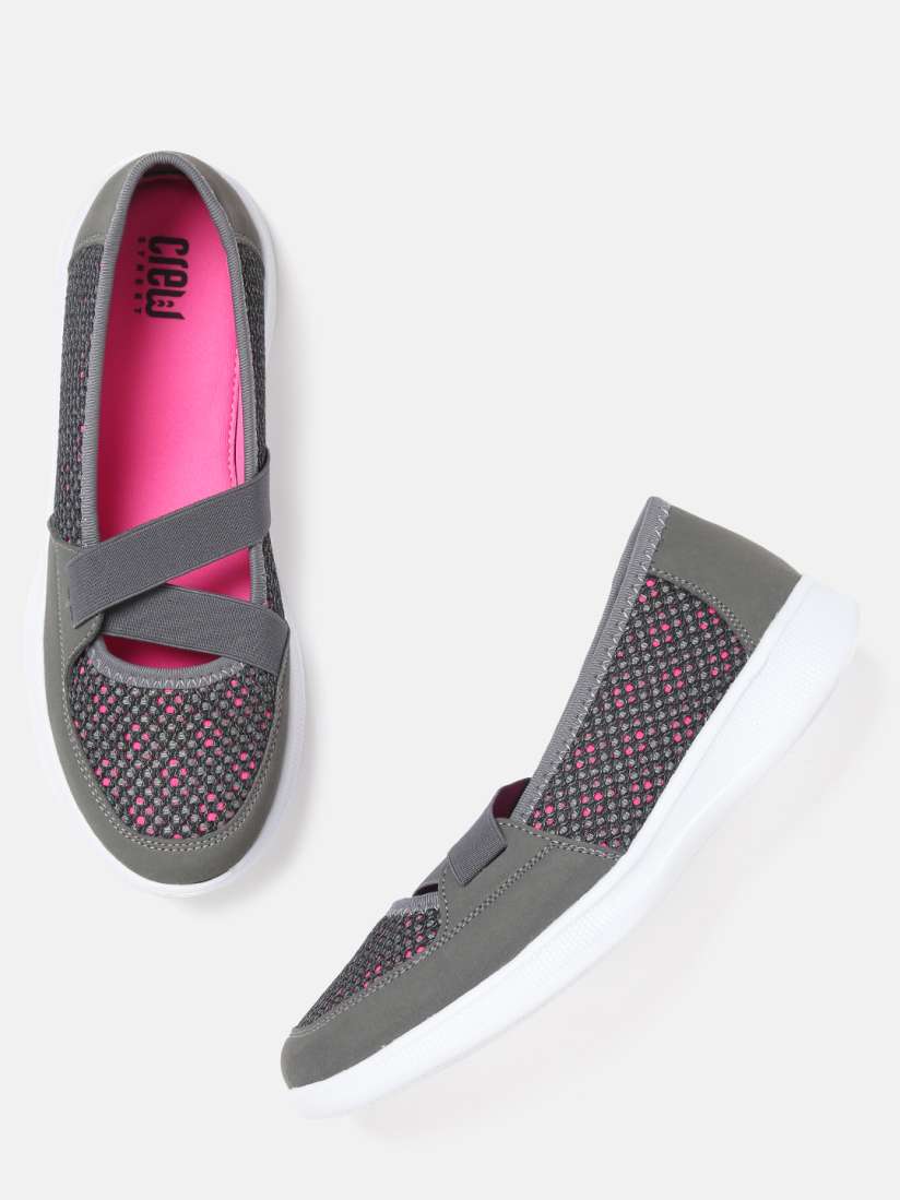 Myntra women sports shoes deals