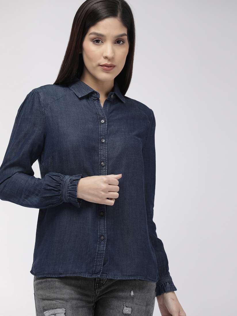 Levi's chambray shirt deals