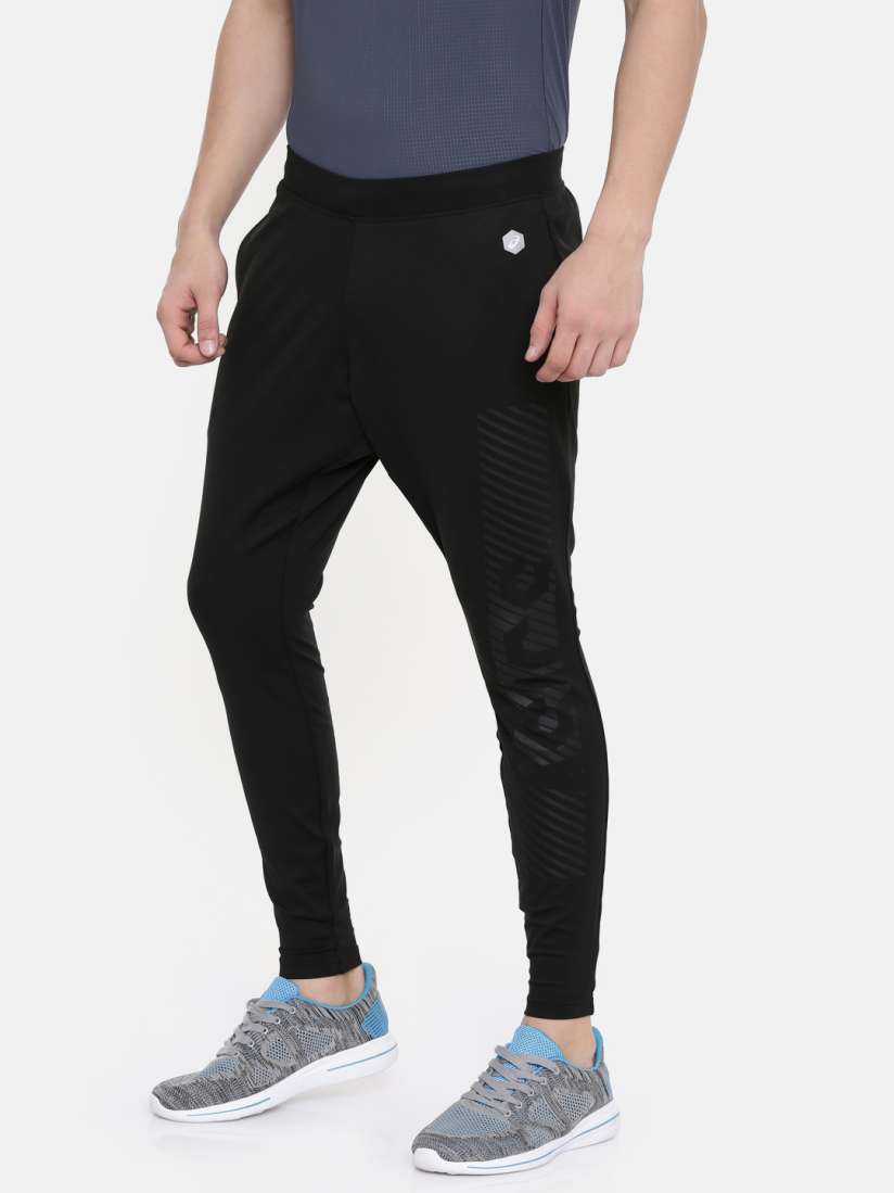 Asics fitted knit discount