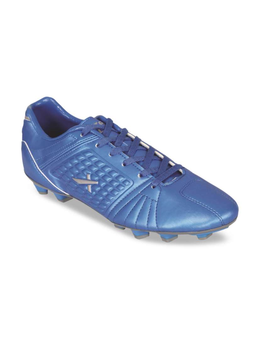 Myntra football shoes discount