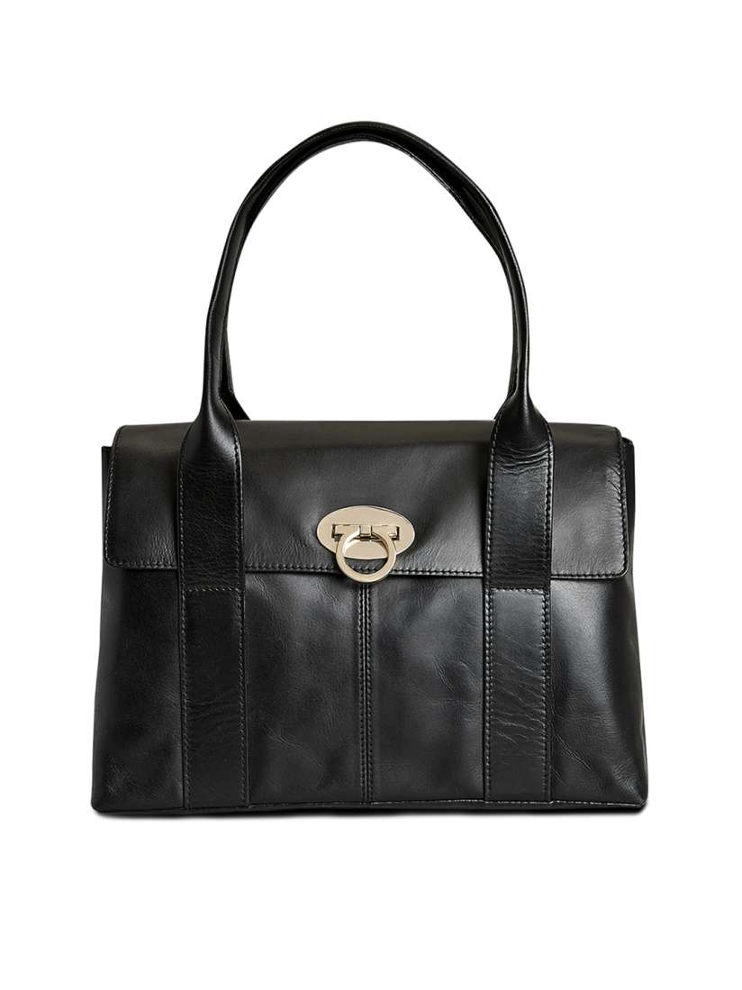 Black handbag myntra 2025
