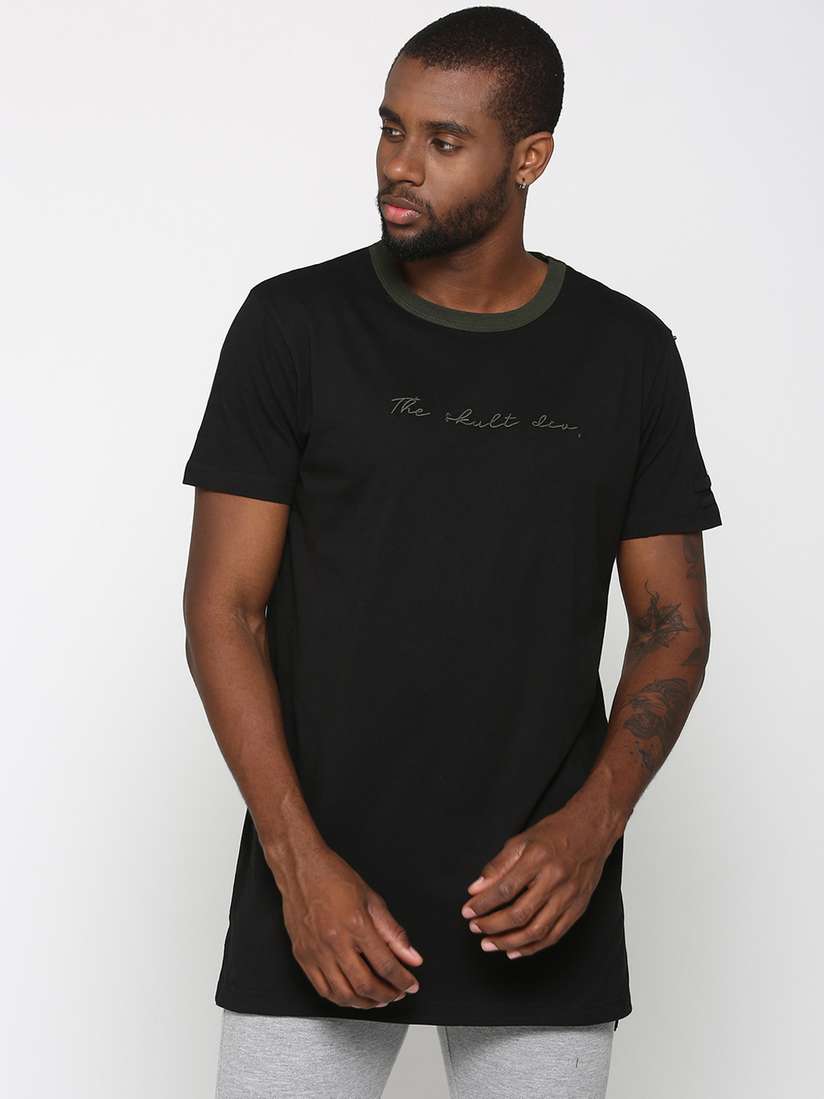 Buy SKULT by Shahid Kapoor Men Black Printed Round Neck Pure