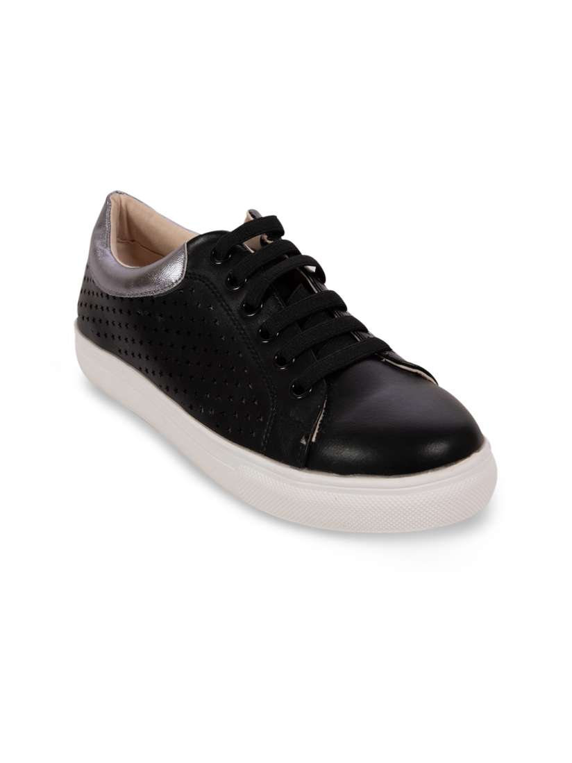 Buy HEATWAVE Women Black Sneakers Casual Shoes for Women 10111391 Myntra