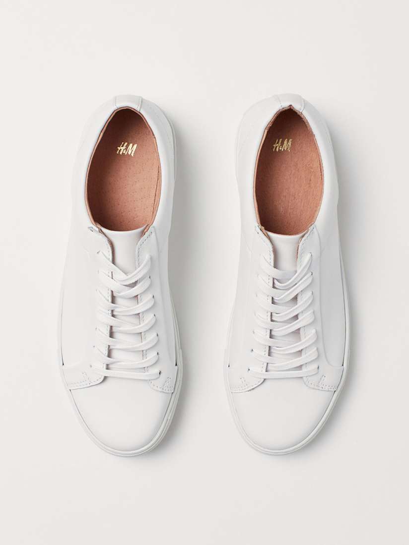 Sneakers putih h&m store