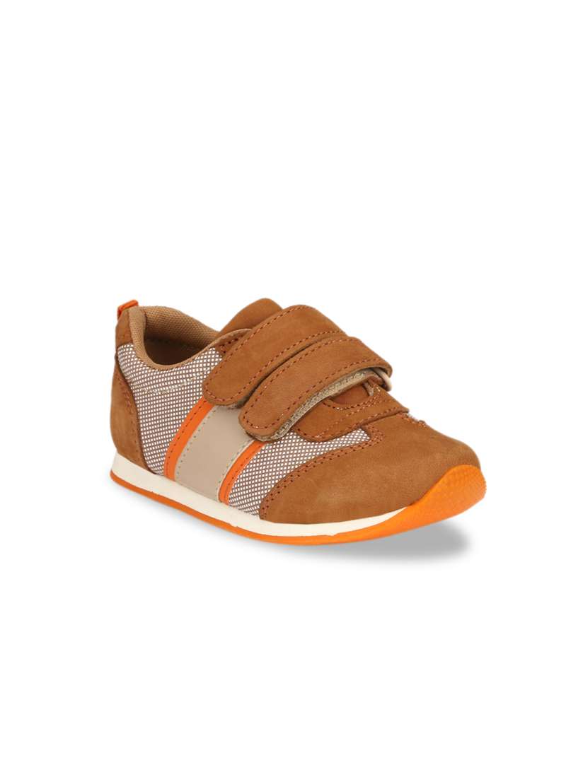 Tuskey shoes store
