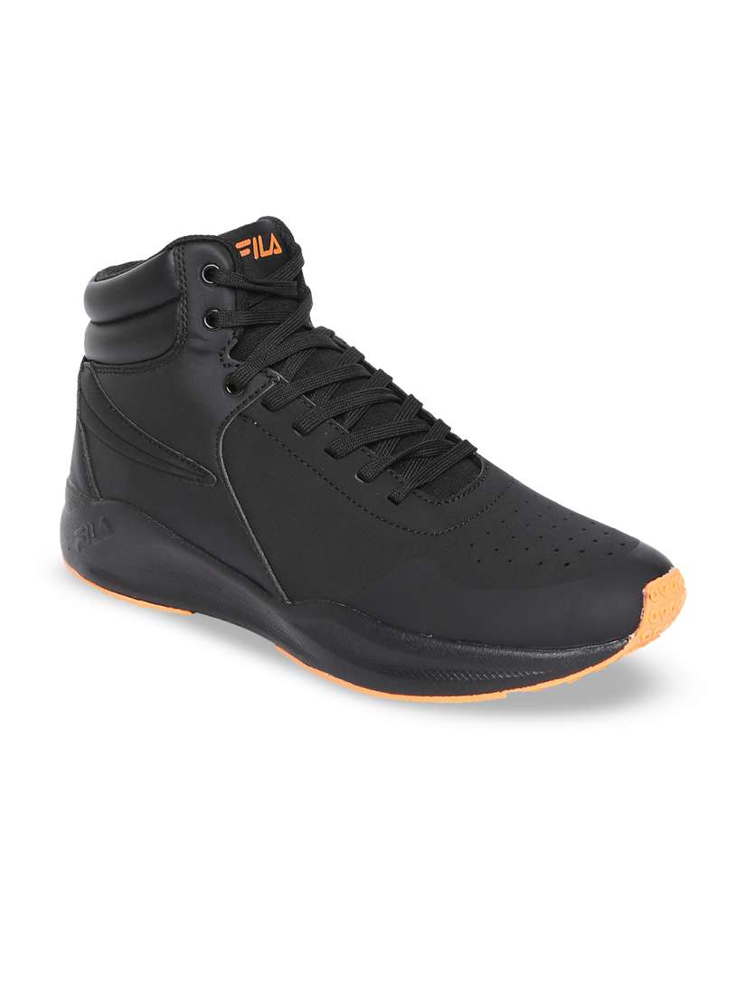 Fila sneakers myntra best sale