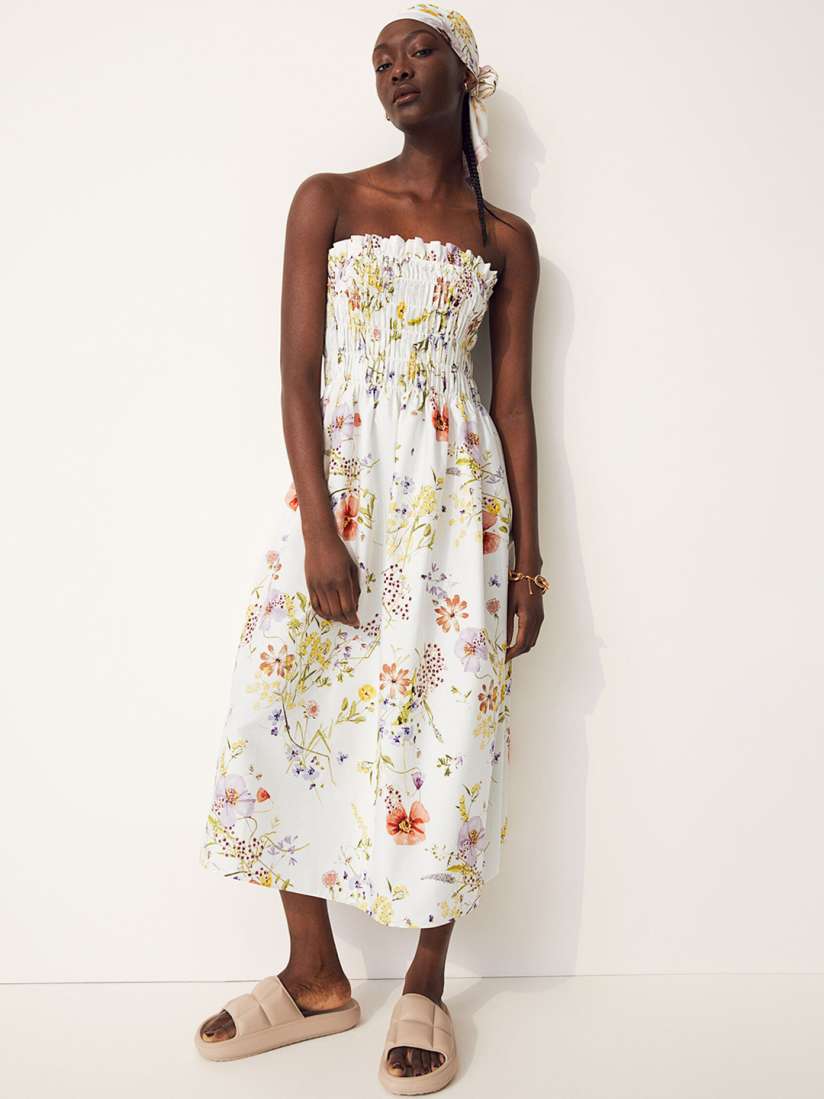Buy H M Women White Red Floral Print Smocked Bandeau Dress Dresses for Women 14342114 Myntra