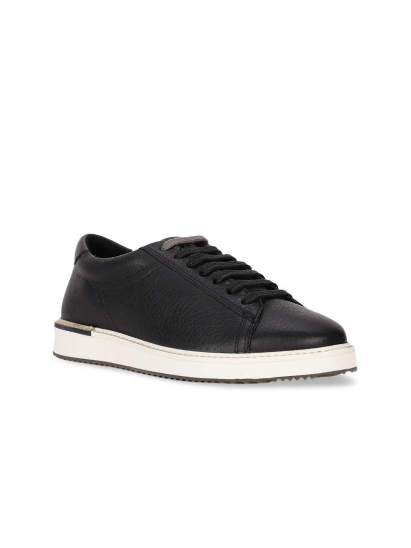 Hush puppies myntra on sale