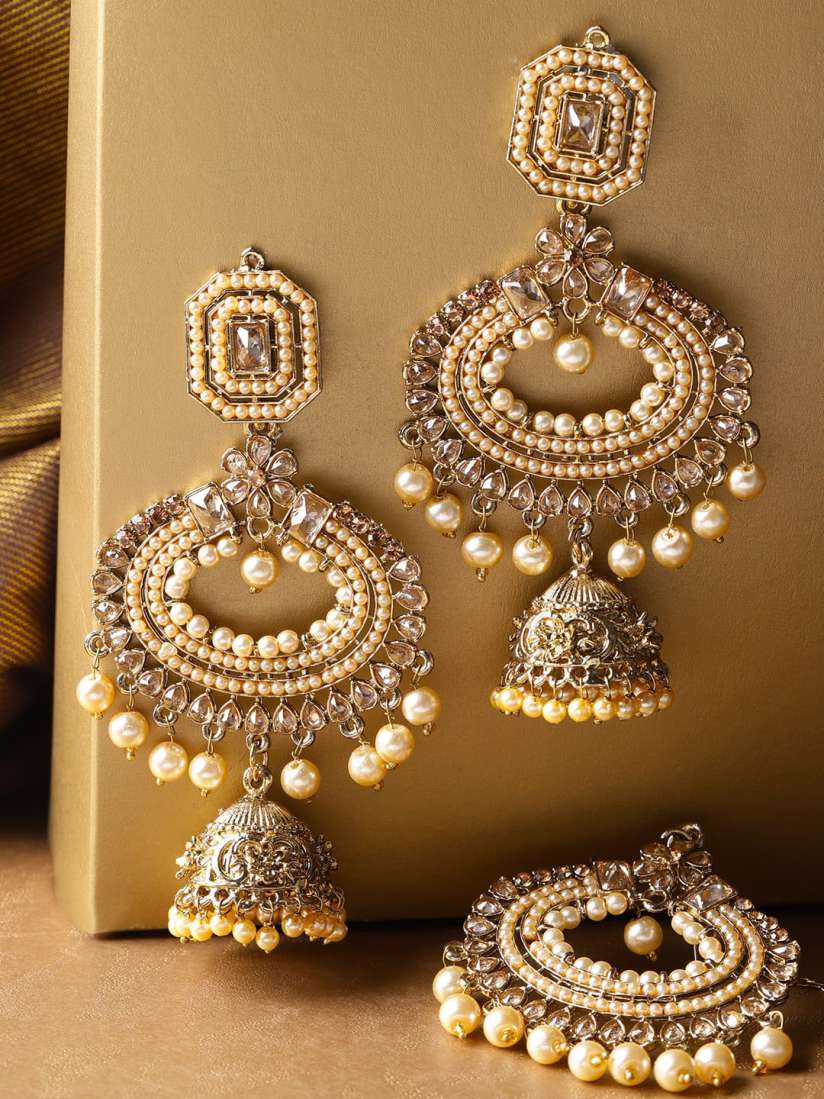 Long earrings with maang tikka sales