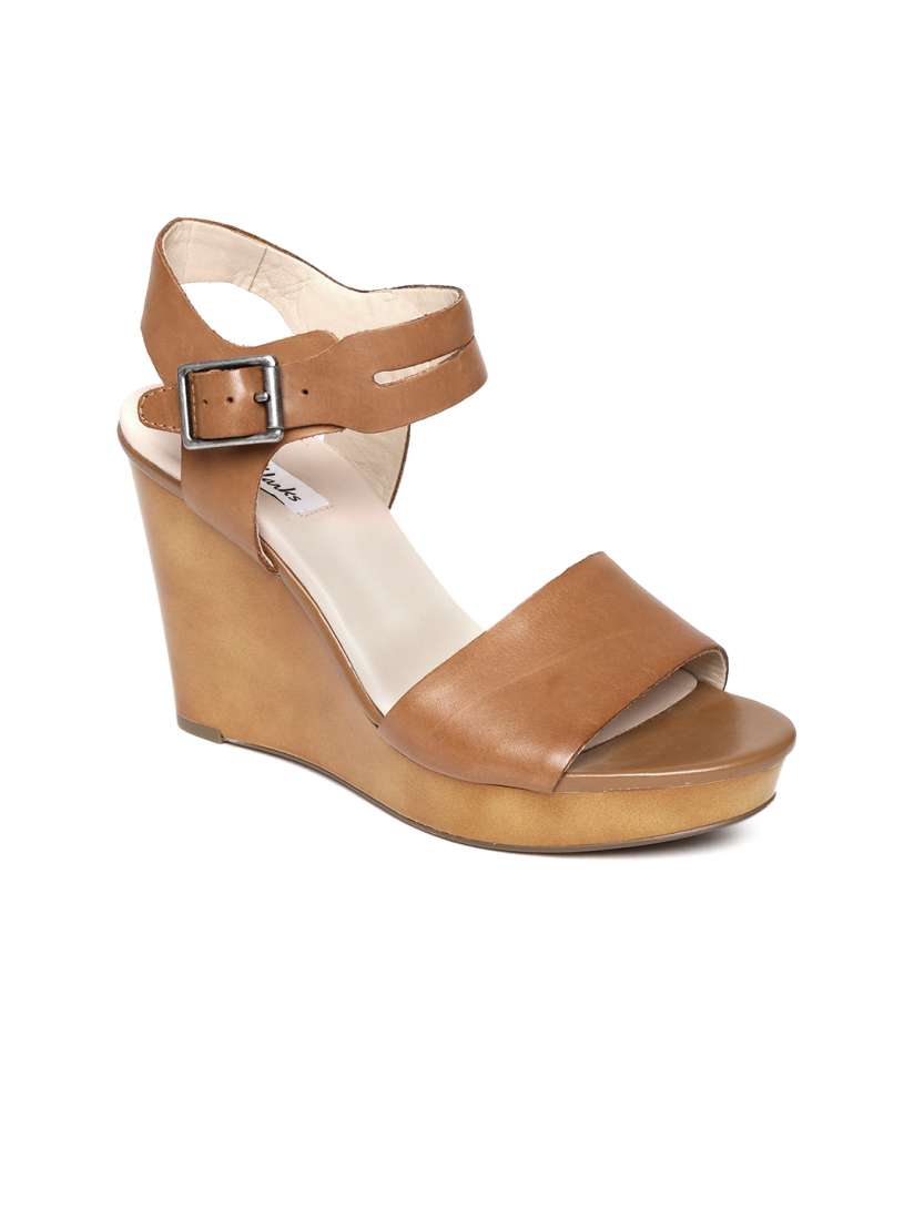 Clarks brown wedges top