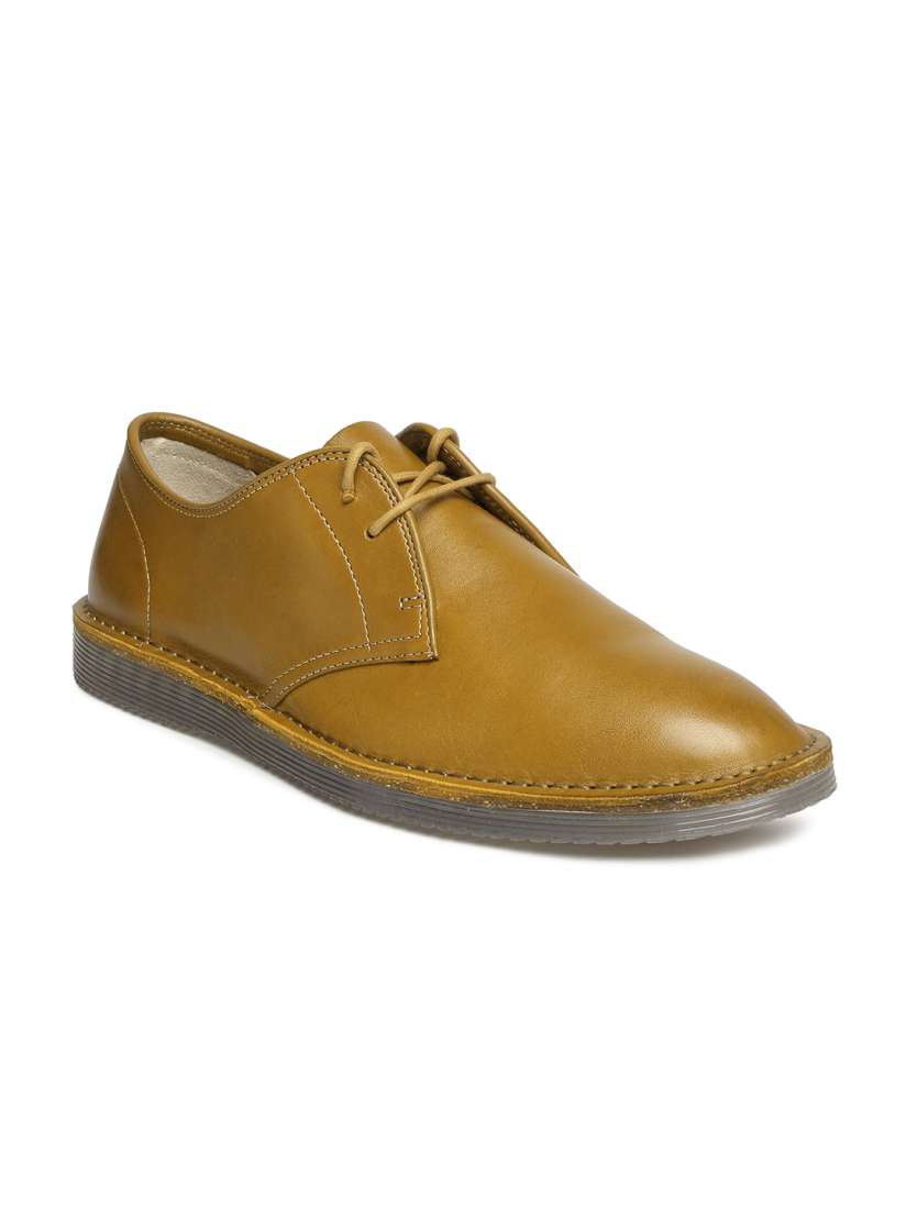 Buy Clarks Men Brown Leather Darning Walk Casual Shoes Casual Shoes for Men 859018 Myntra