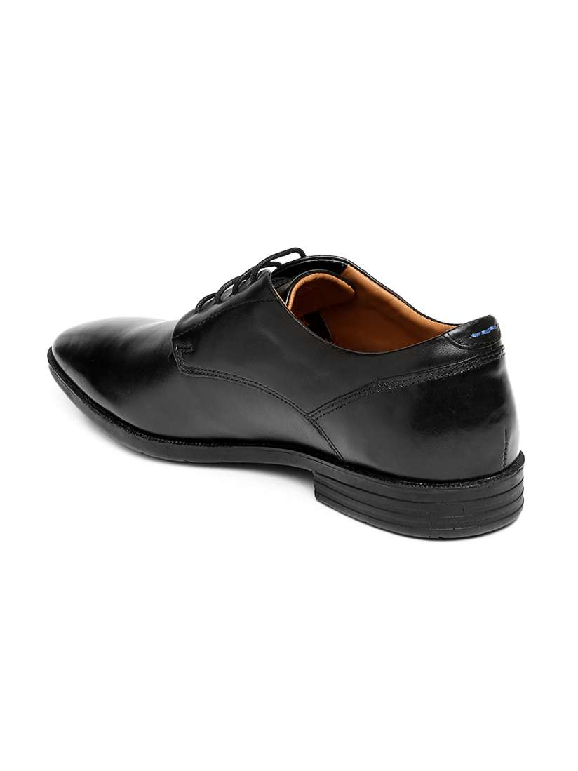 Buy Clarks Men Black Glenrise Walk Leather Formal Shoes Formal Shoes for Men 859041 Myntra