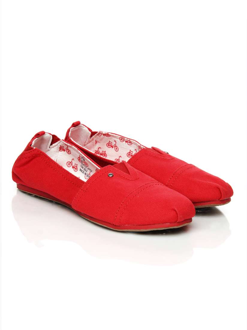 Women's mad love lydia slip on canvas sneakers outlet
