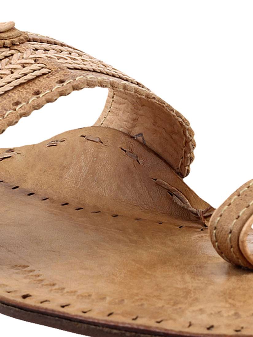Mochi kolhapuri chappal top