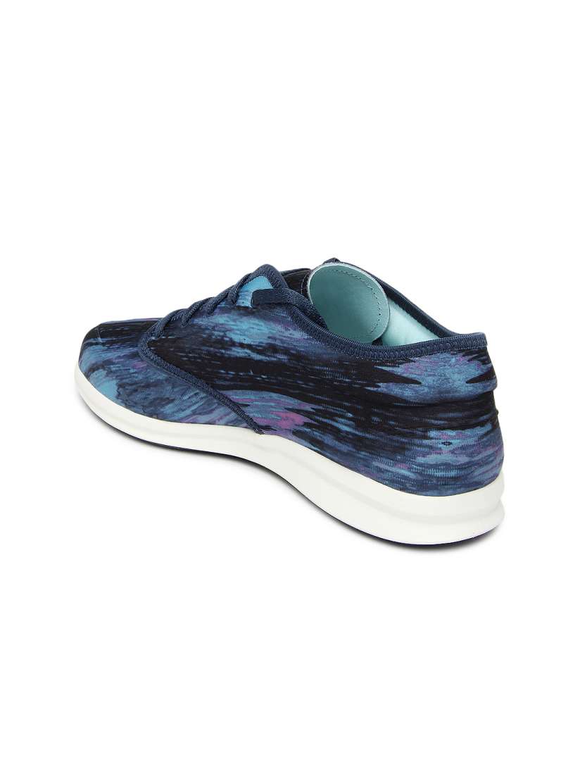 Reebok skyscape chase deals