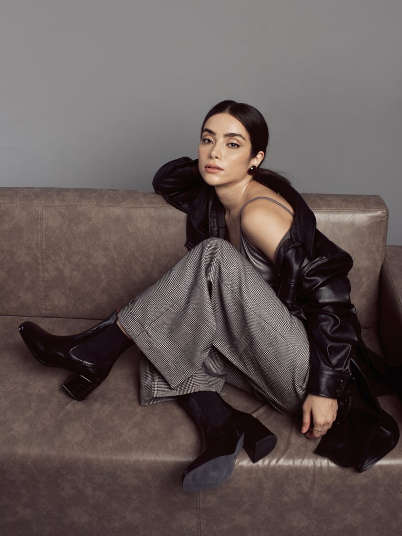 Buy Saint G Black Distressed Leather Mid Top Block Heels Chelsea Boots Boots for Women 20281606 Myntra