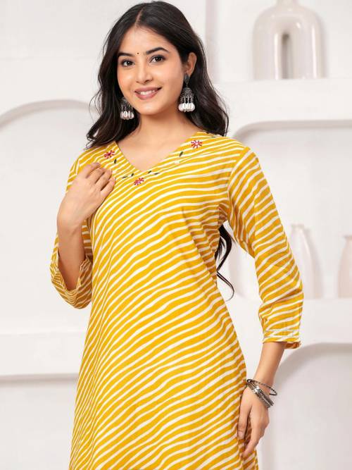 JAIPUR SARAI Women Printed Thread Work Kurta