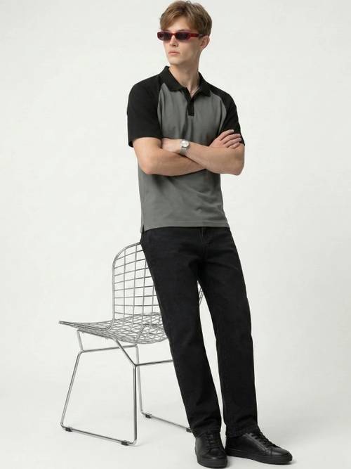 HERE&NOW Men Colourblocked Polo Collar T-shirt