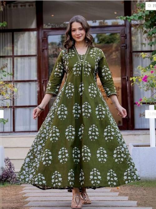 DSS FASHION Women Floral Printed Floral Anarkali Kurta